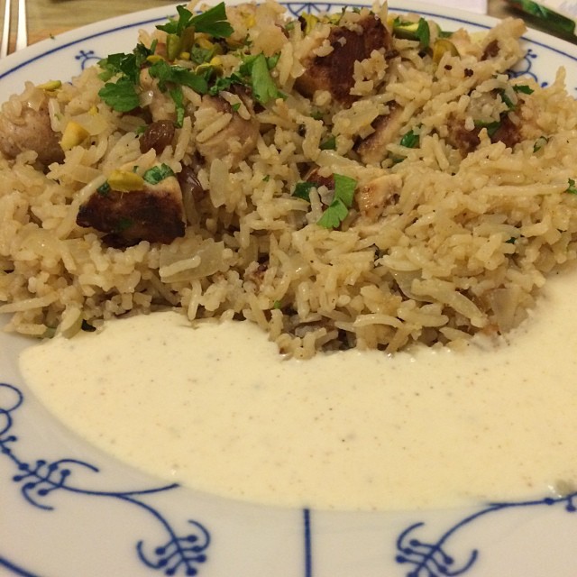 Wieder lecker gekocht, weil wieder Fressbox gekriegt: Marokkanisches Reis Pilaf mit Hähnchen in Joghurt-Zitronenmarinade #foodporn - via Instagram