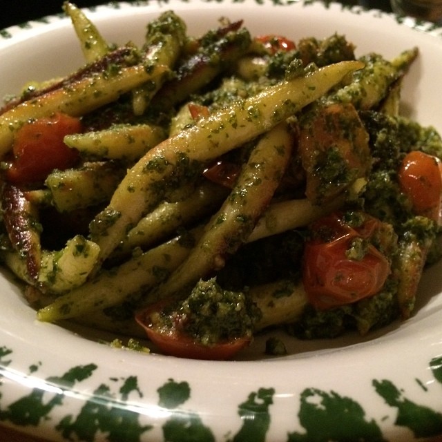 Lecker Schupfnudeln mit Grünkohl-Mandel Pesto und Kirschtomaten # ...