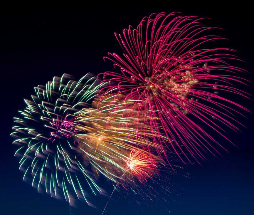 Fireworks von Tom Childers (flickr) (CC-BY) - https://www.flickr.com/photos/tc57/8632354513/