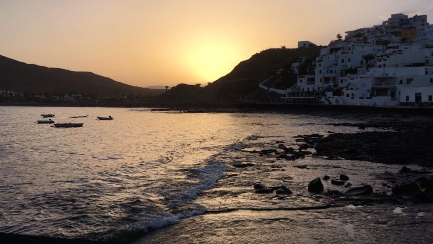 Sunset Lay Playitas